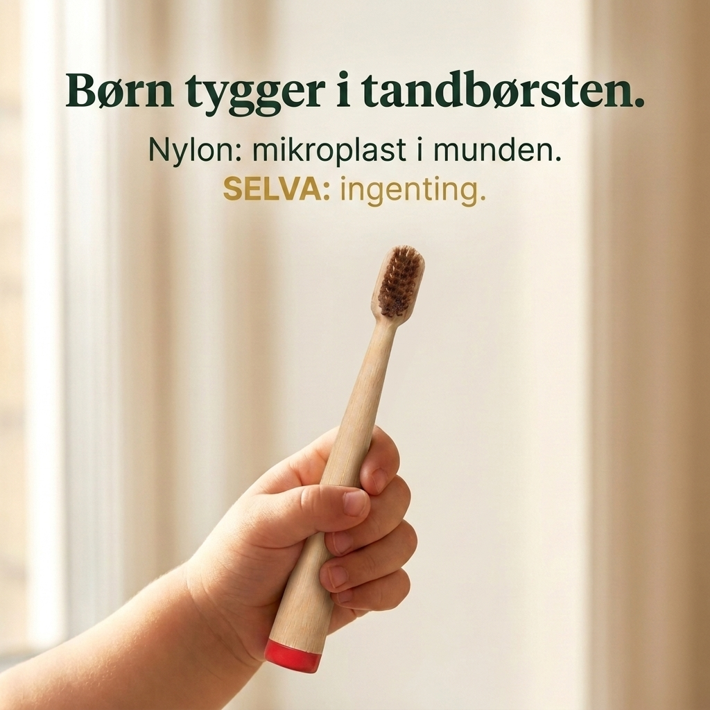 Børnetandbørste i bambus med naturhår i barnehånd